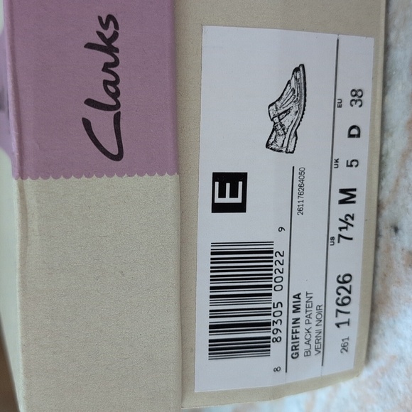 NIB Clarks Griffin Mia Black Patent Brogues Oxford Shoes US 7.5 - Picture 7 of 8